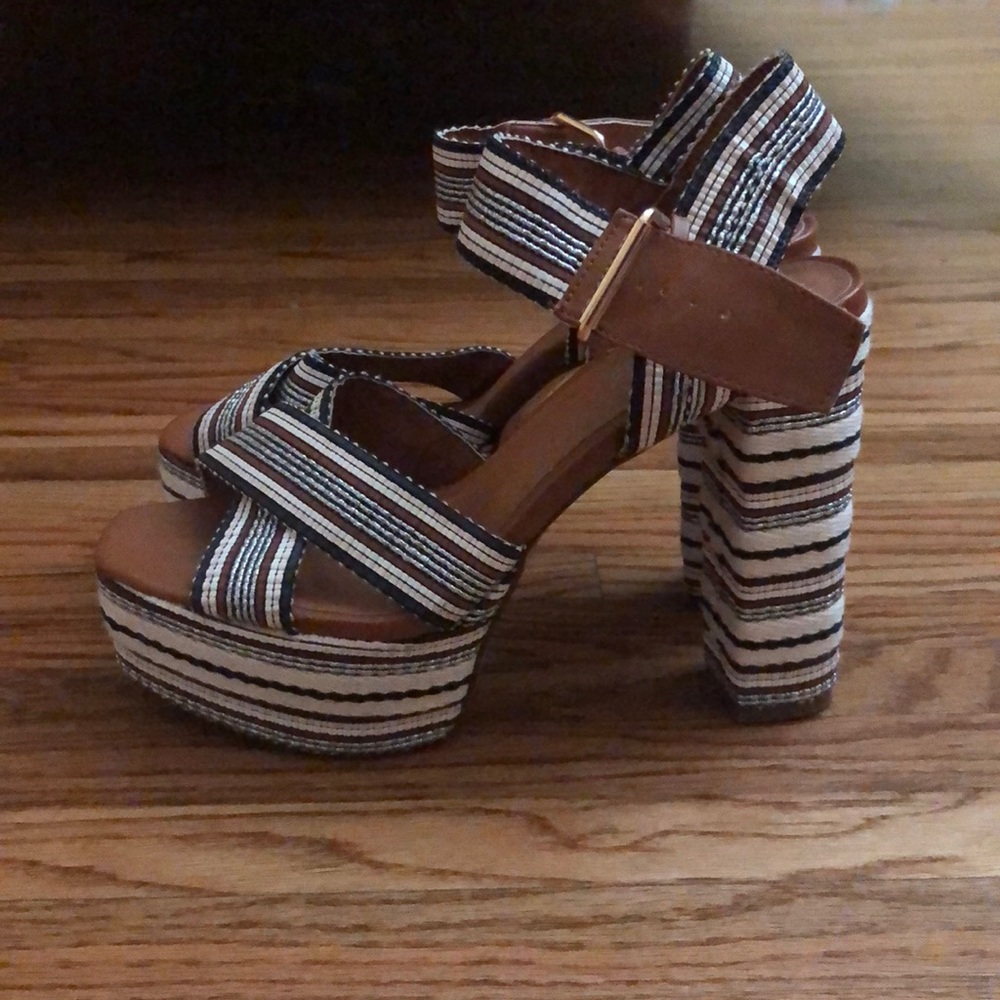 Platform pumps